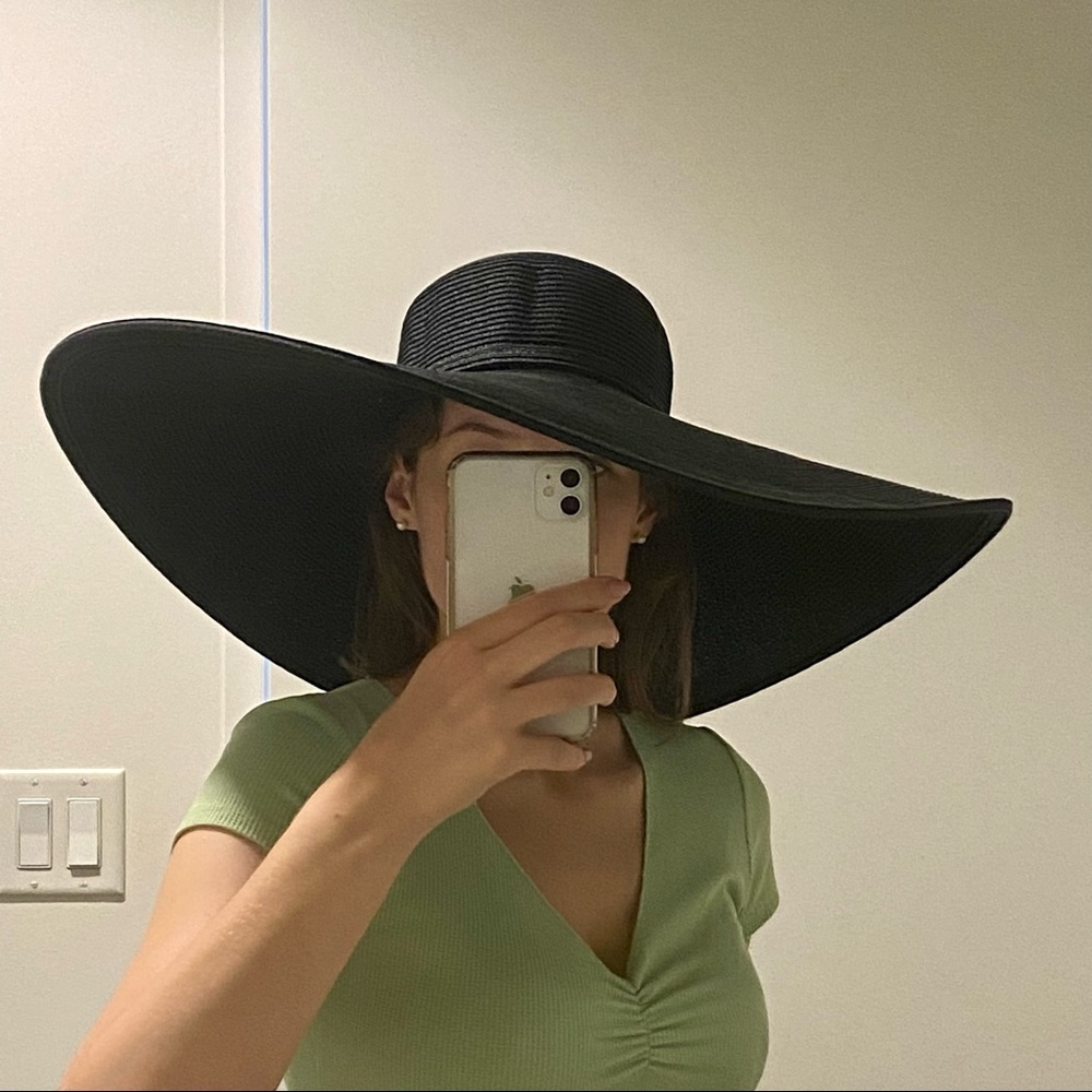 Black San Diego Hat Company straw hat